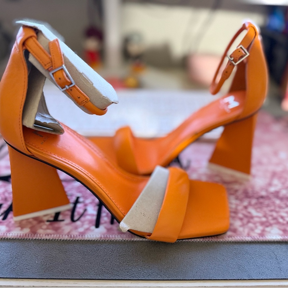 Marc Fisher Women's Orange Heeled Sandals size 7 - Picture 5 of 8